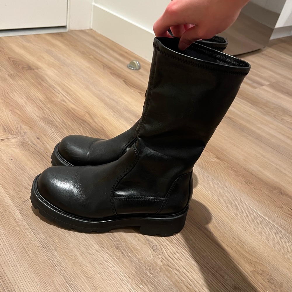 Vagabond Black Leather Mid-Calf Ankle Boots